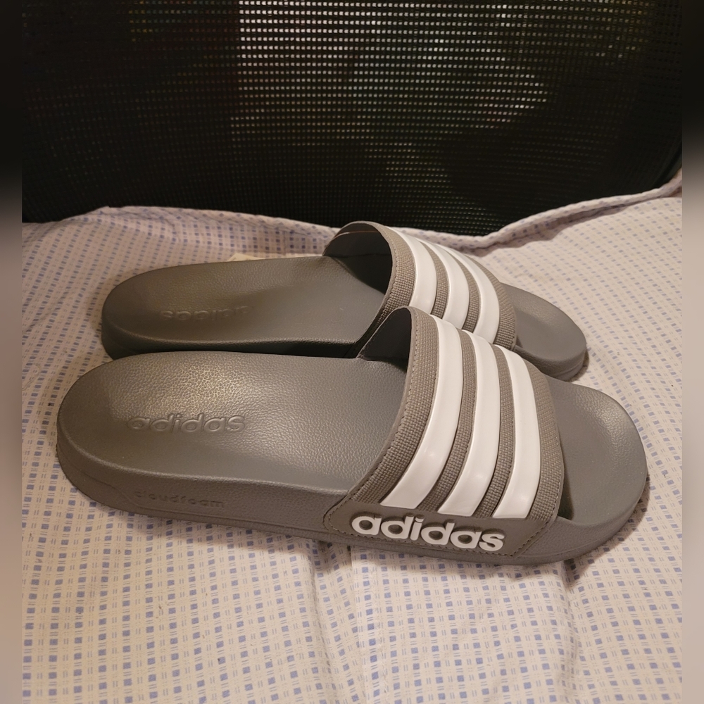 ❌SOLD❌ Adidas Men's Adilette Shower Slide Size 10 - Picture 3 of 8